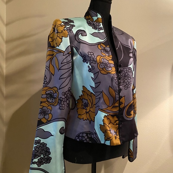 Stunning vintage silk button up top - Picture 7 of 12